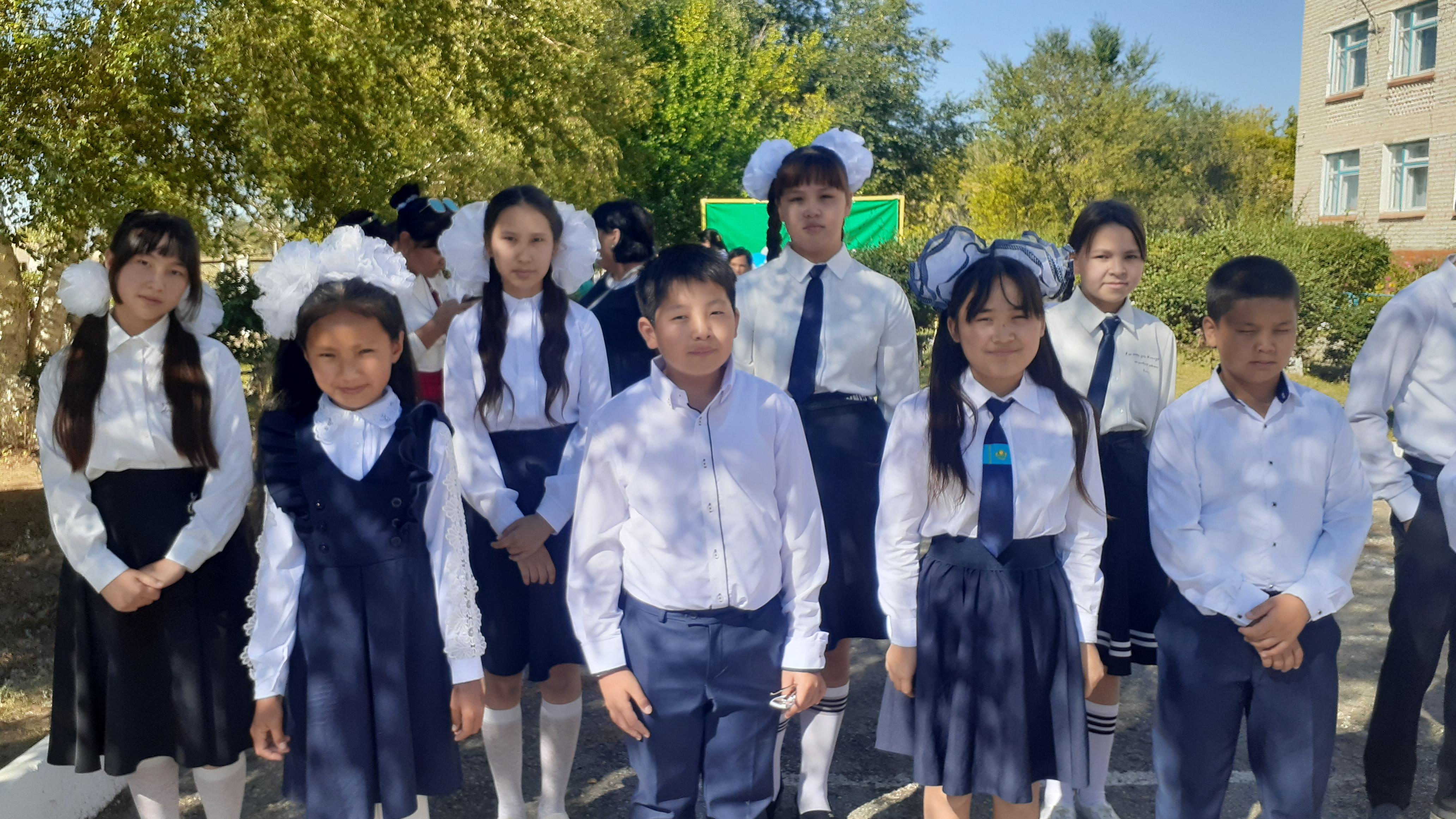 Мектепте 1 қыркүйек - Білім  күніне арналған салтанатты жиын өтті. Жиыннан соң сыныпта  "Терең білім, еңбексүйгіштік және отаншылдық қасиет" атты алғашқы сабақ  болды.